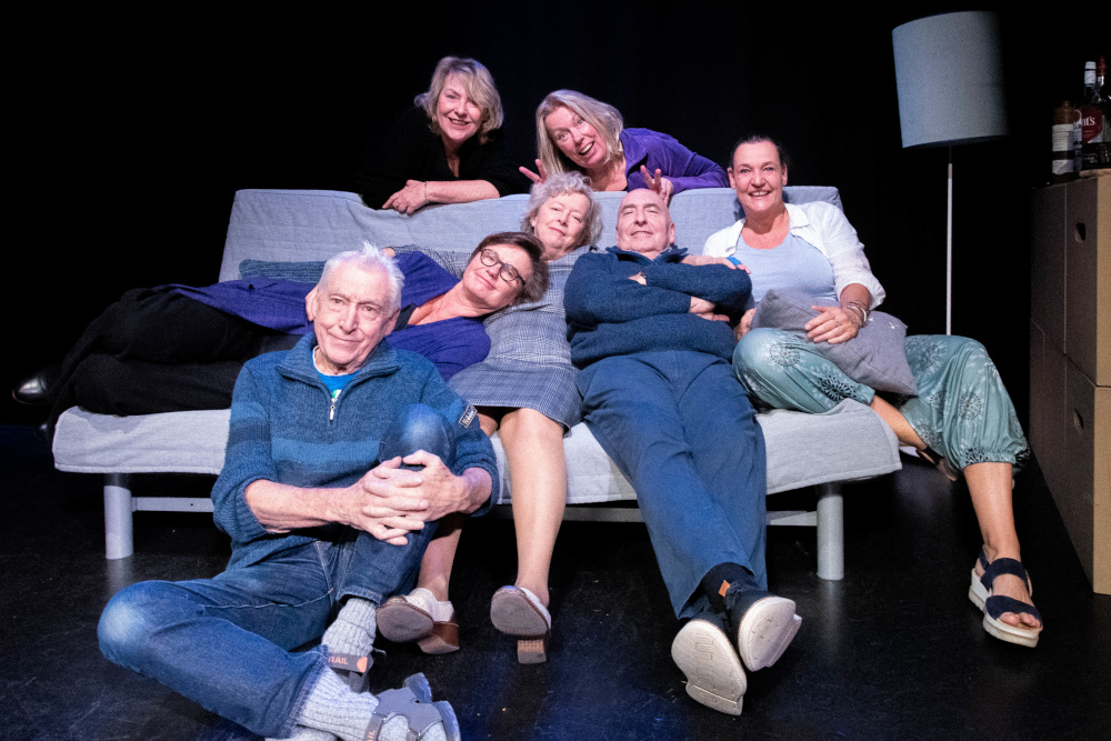 Thijm speelt Buitenspelen en Een beetje brood voor de eendjes